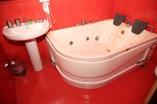 Отель Hotel Black Sea House Батуми Большой двухместный номер с 1 кроватью-2