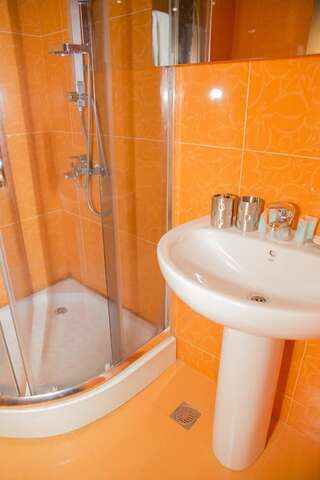 Отель Hotel Black Sea House Батуми Люкс с 2 спальнями-1