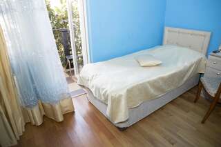 Отель Hotel Black Sea House Батуми Двухместный номер с 1 кроватью и собственной ванной комнатой-2